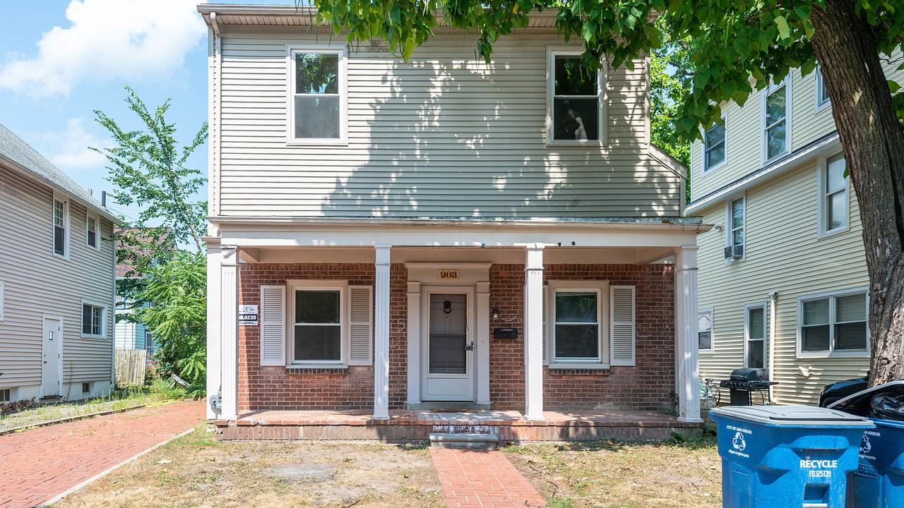 903 Sylvan Avenue #1