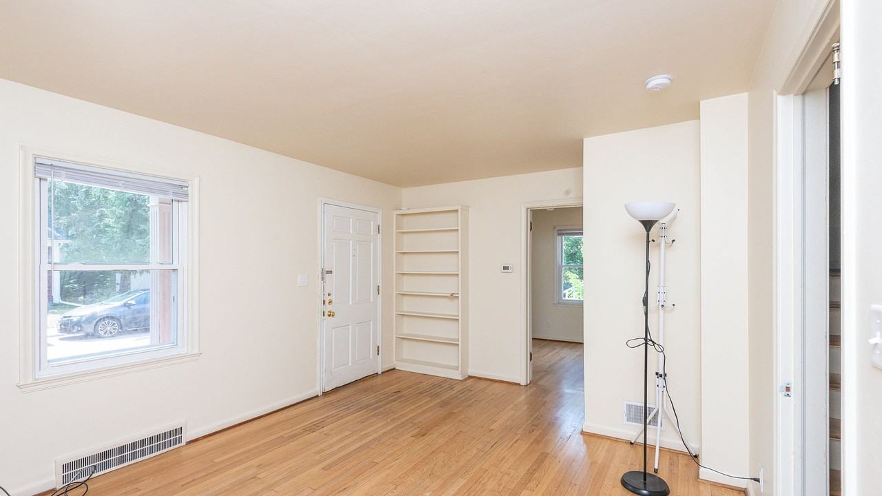 903 Sylvan Avenue #1 - Photo 4 of 45