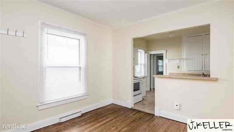 911 Woodlawn Avenue #1 - Photo 3 of 20