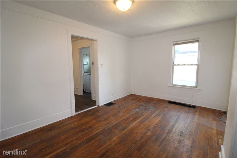 809 S Division St #1 - Photo 5 of 23