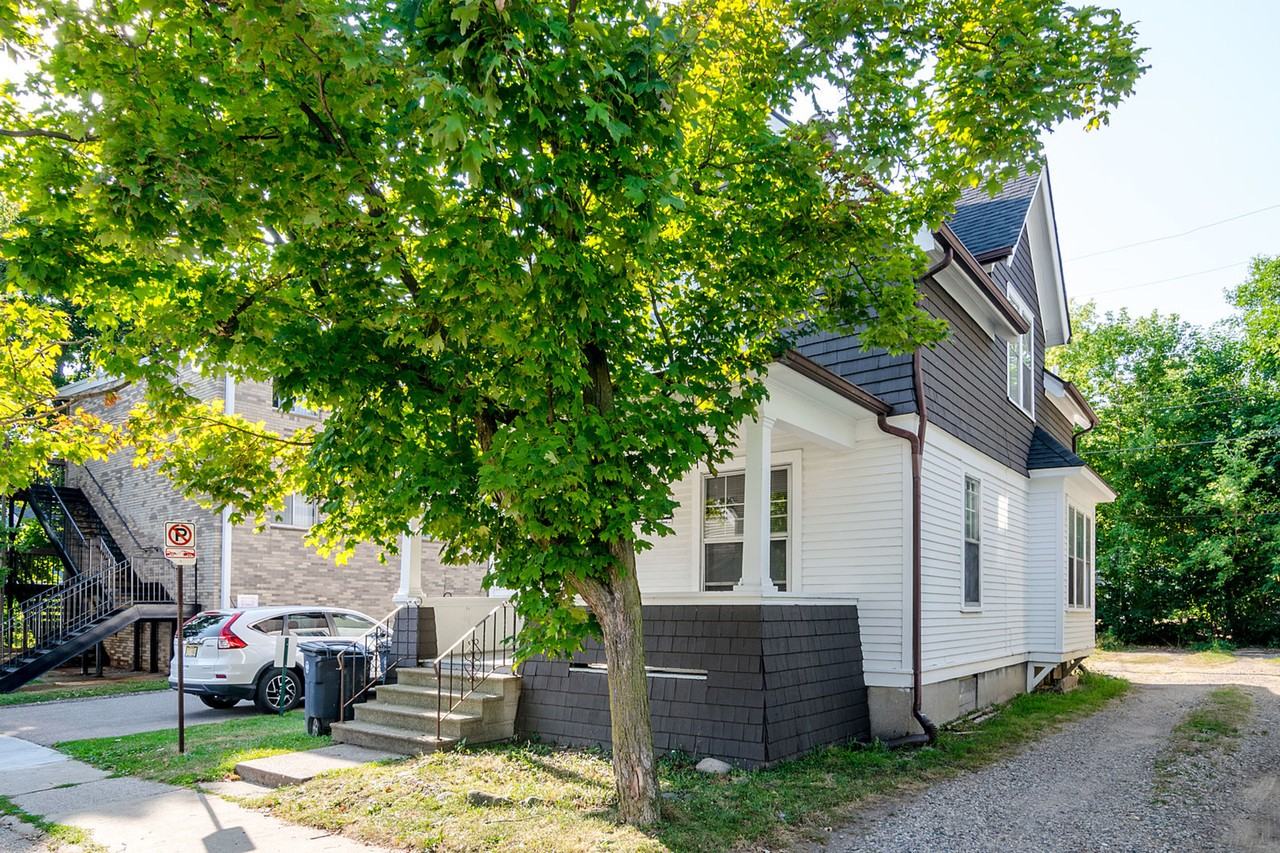 112 Adams Street #1 - Photo 5 of 36