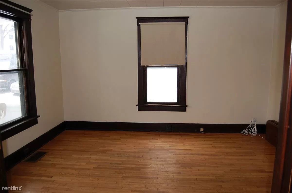 113 Adams Ave #1 - Photo 4 of 11