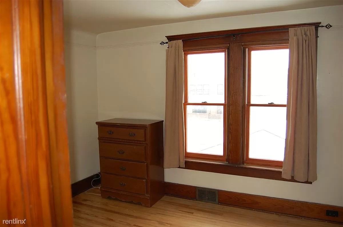 113 Adams Ave #1 - Photo 6 of 11