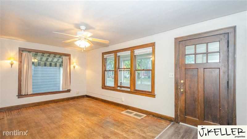 930 Woodlawn Avenue #1 - Photo 5 of 39