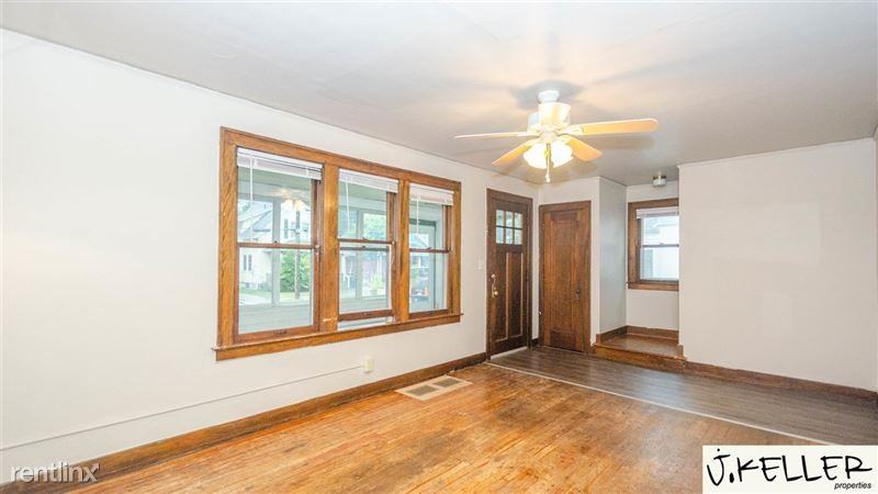 930 Woodlawn Avenue #1 - Photo 6 of 39