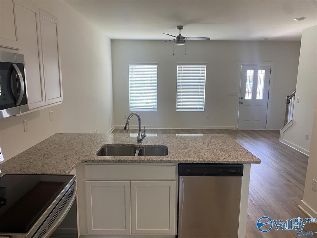 425 Falls Pointe #1 - Photo 2 of 29