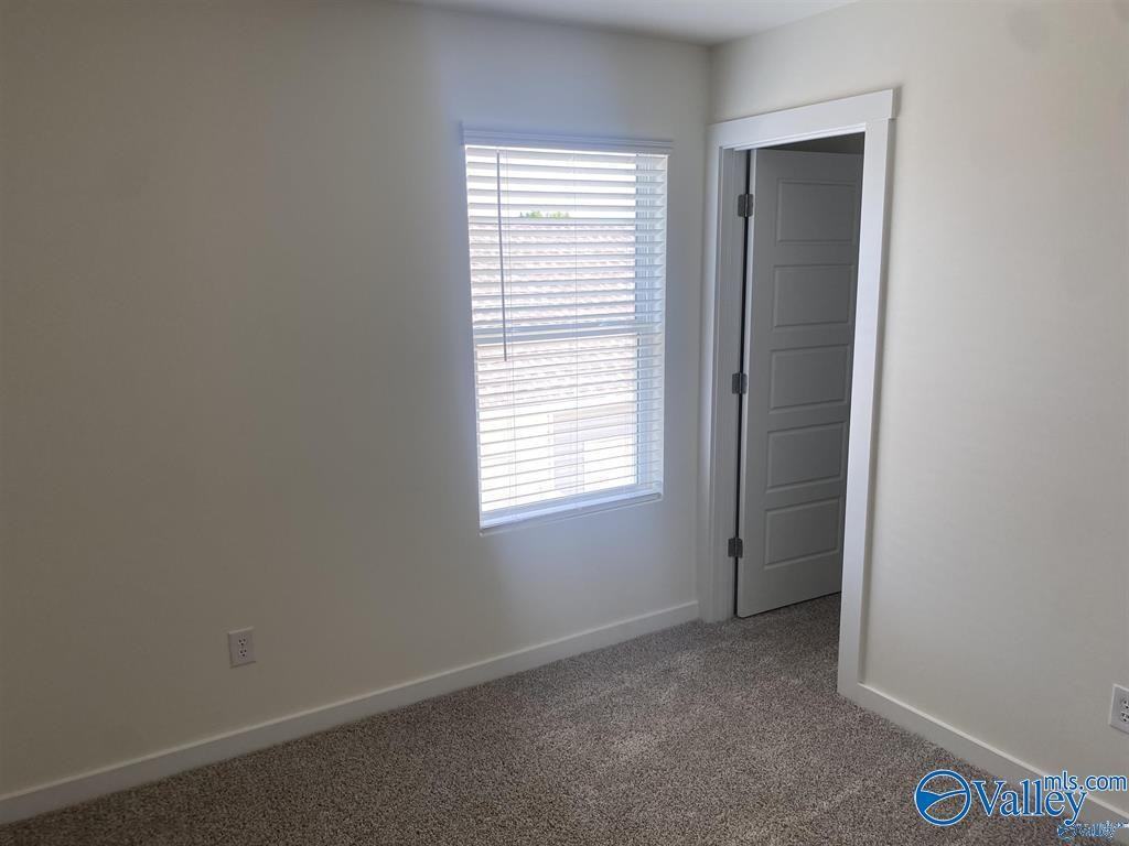 425 Falls Pointe #1 - Photo 3 of 29