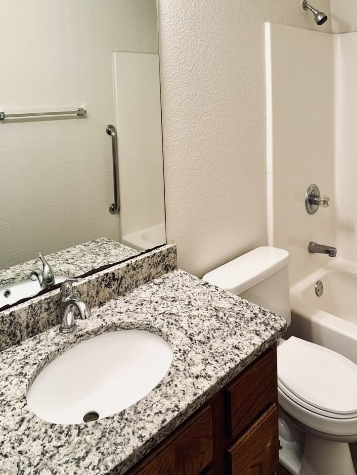 Arch St #505 - Photo 6 of 8