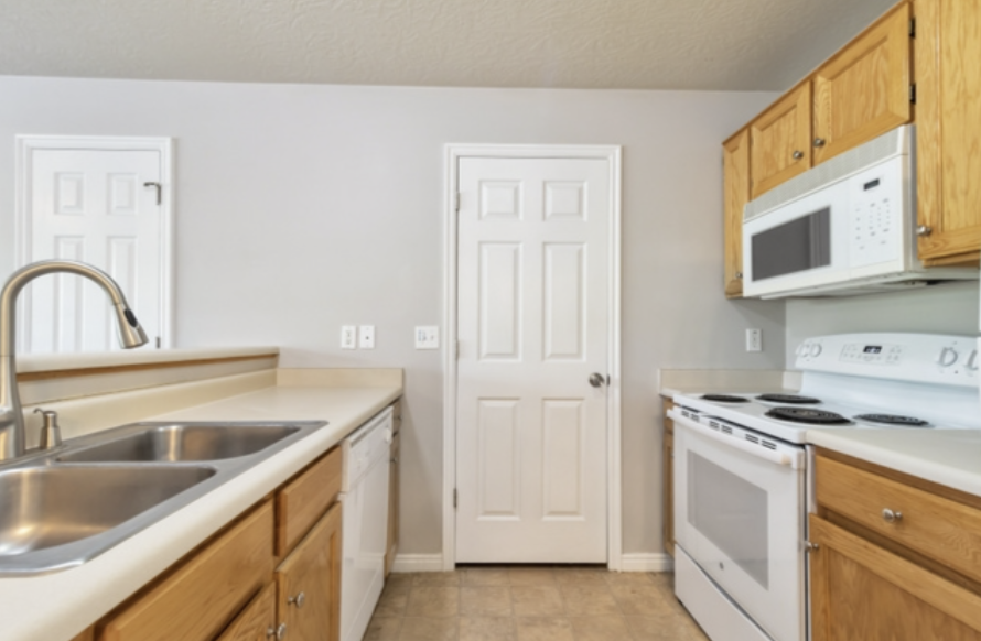 1219 S 1850 W #1 - Photo 4 of 10