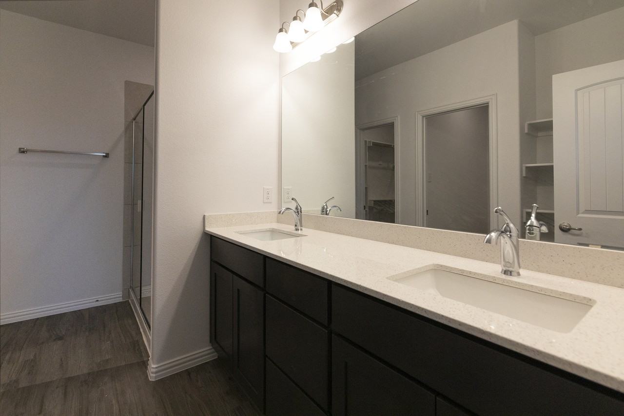 516 Season Street #1 - Photo 4 of 6