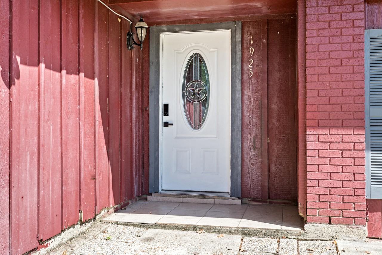 1925 Wilson Ave #1 - Photo 2 of 10