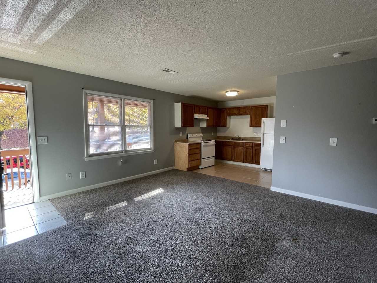 4514 4514 Bonnell Drive NorthwestUNIT B #1 - Photo 3 of 10