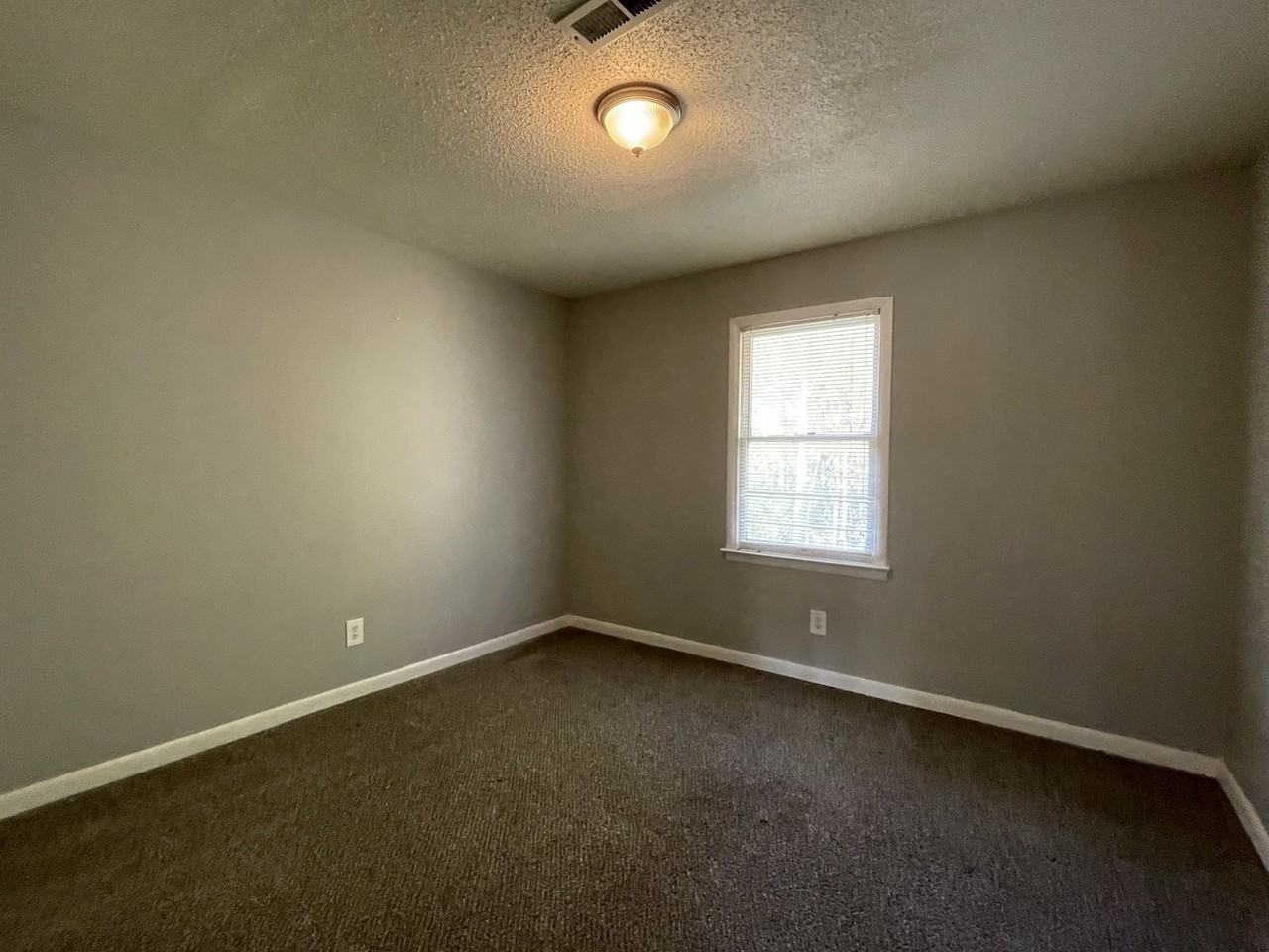 4514 4514 Bonnell Drive NorthwestUNIT B #1 - Photo 7 of 10