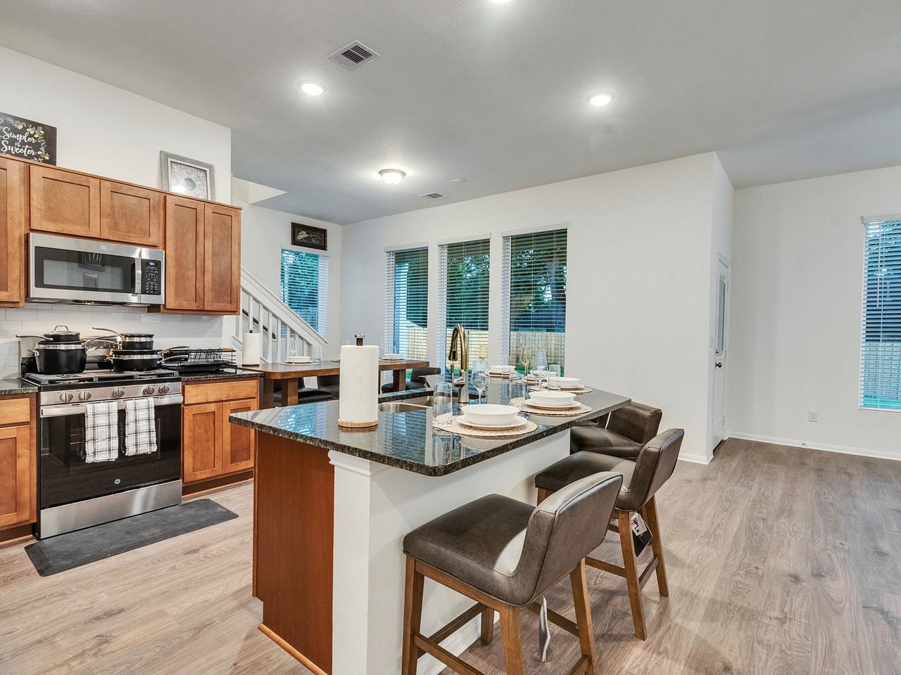 410 Magnolia Ln #410 - Photo 5 of 36