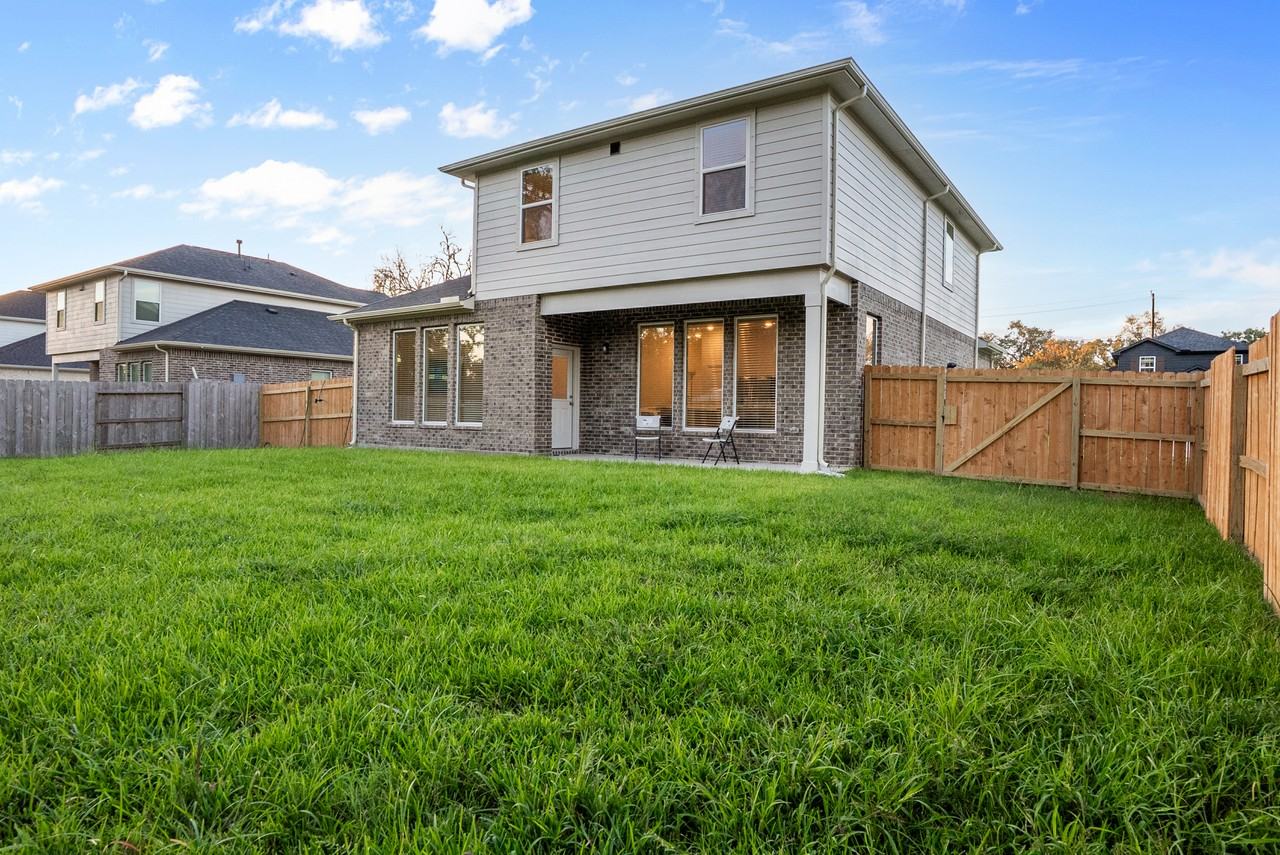 407 Magnolia Ln #407 - Photo 2 of 38