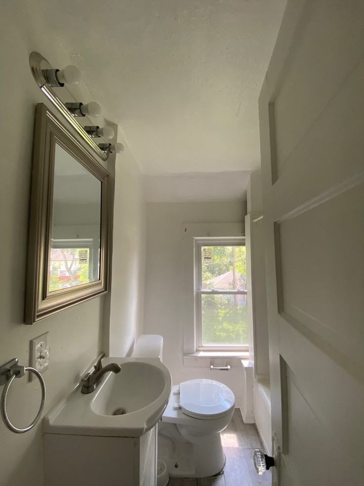 1111 Greenwood Avenue #1111 - Photo 7 of 10