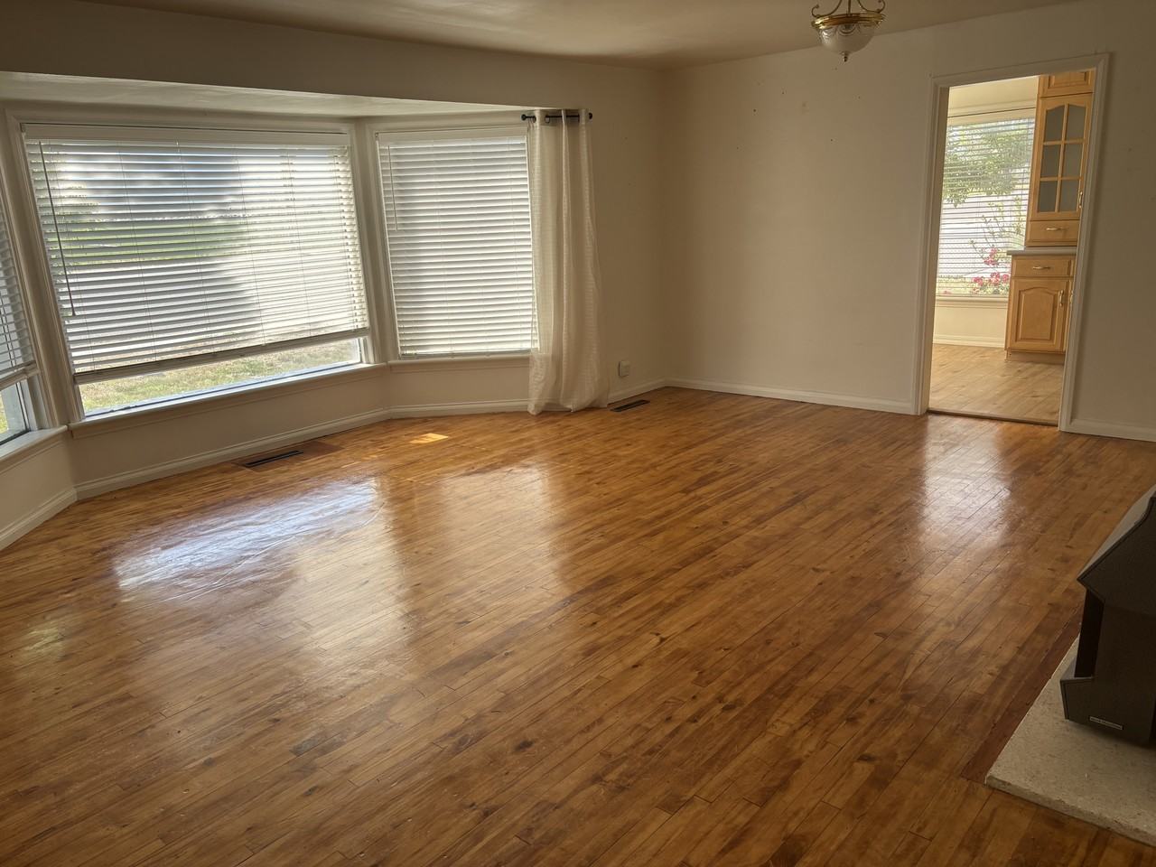 622 S Main St #1 - Photo 2 of 10