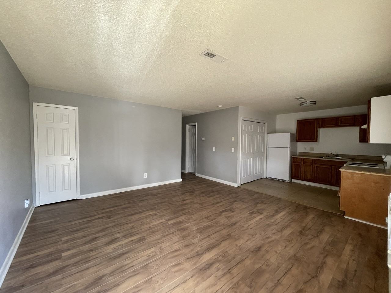 4514 4514 Bonnell Drive NorthwestUNIT C #1 - Photo 2 of 14