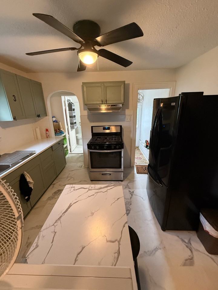 2020 13th St Sw #1 - Photo 4 of 5