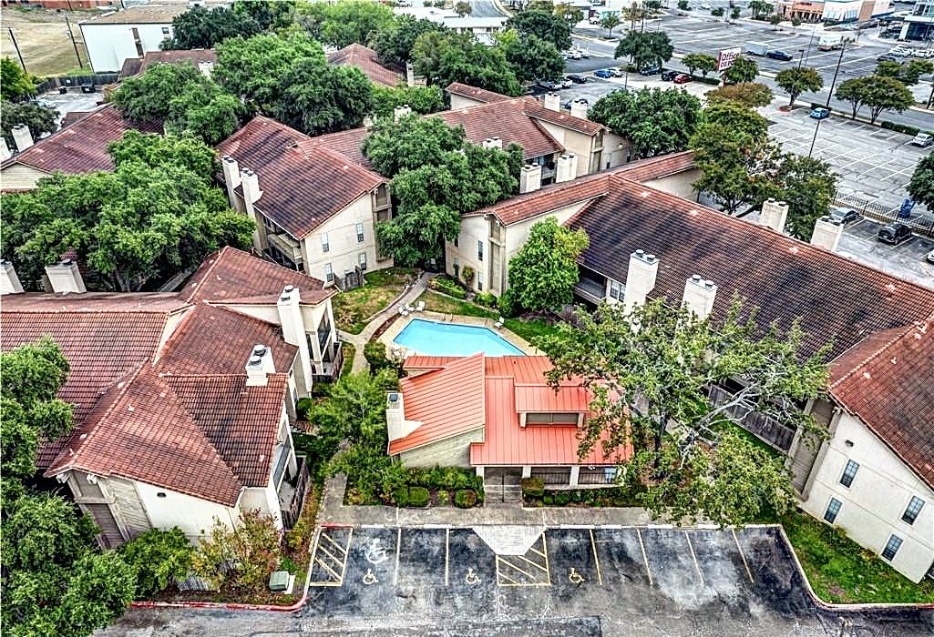 1202 Thorpe Lane #1 - Photo 2 of 15