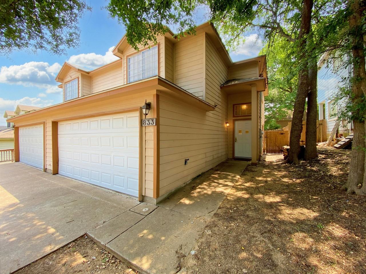833 Sagewood Trail #1