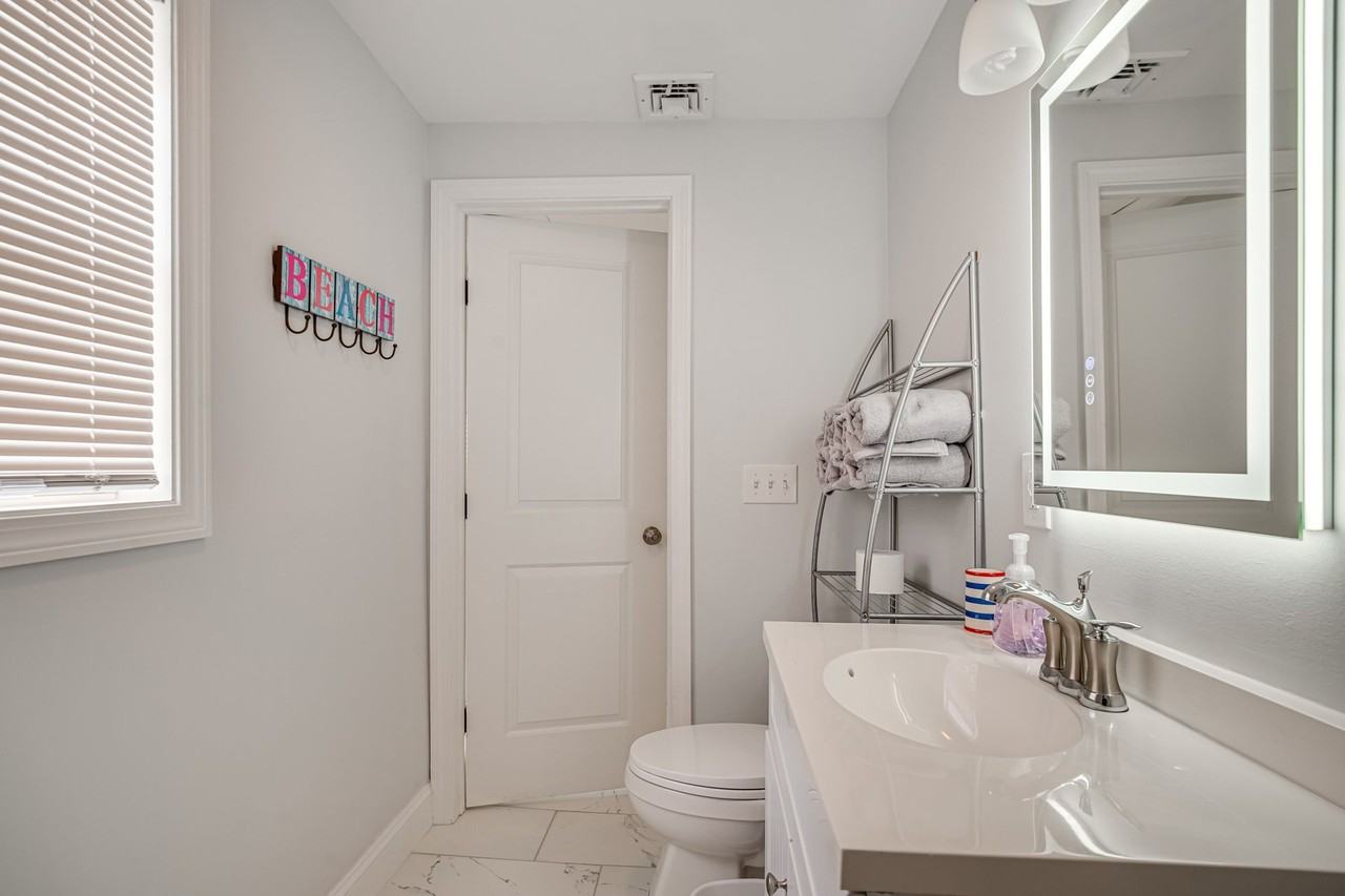 25 Biscayne Boulevard #1 - Photo 5 of 9