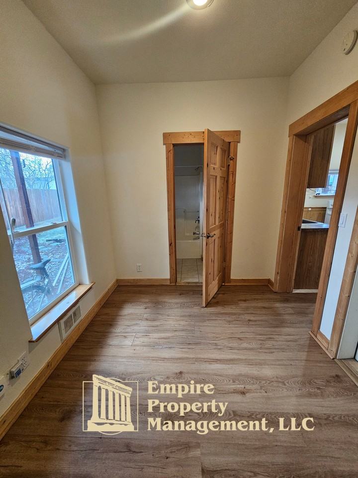 1601 Main Street #B - Photo 4 of 15