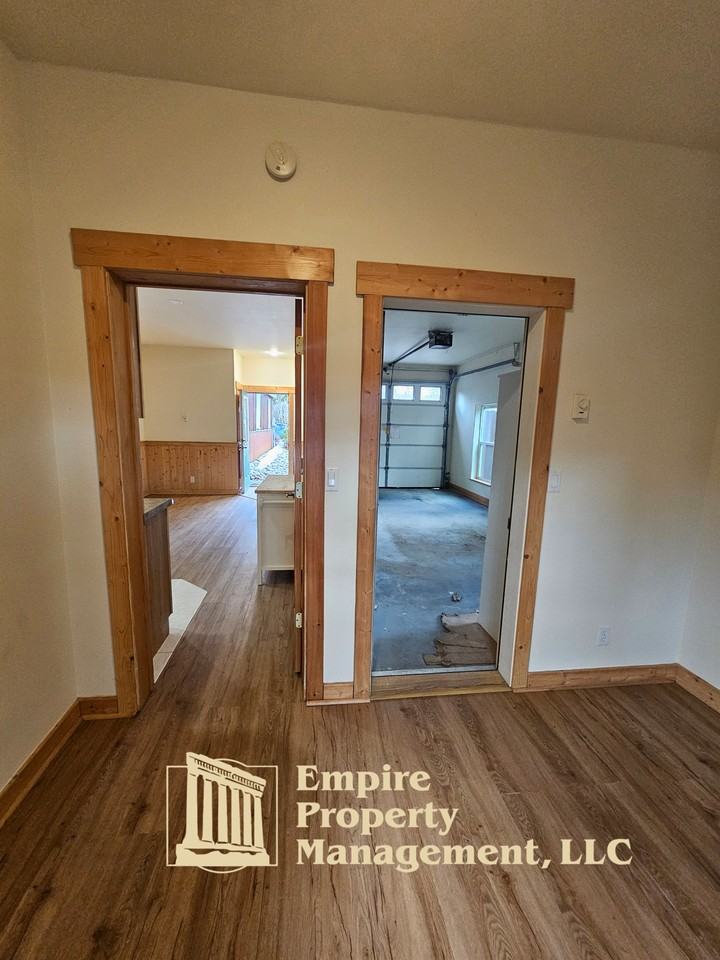 1601 Main Street #B - Photo 6 of 15