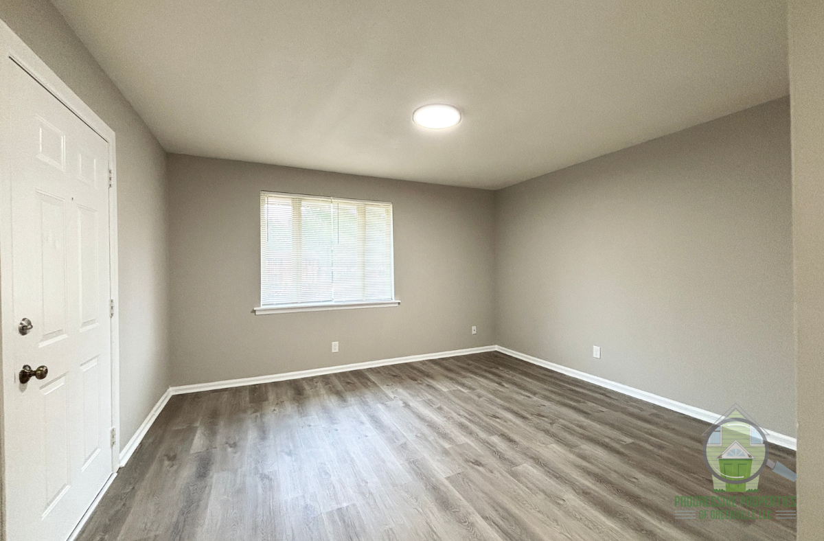 710 N Maple St #31 - Photo 3 of 11