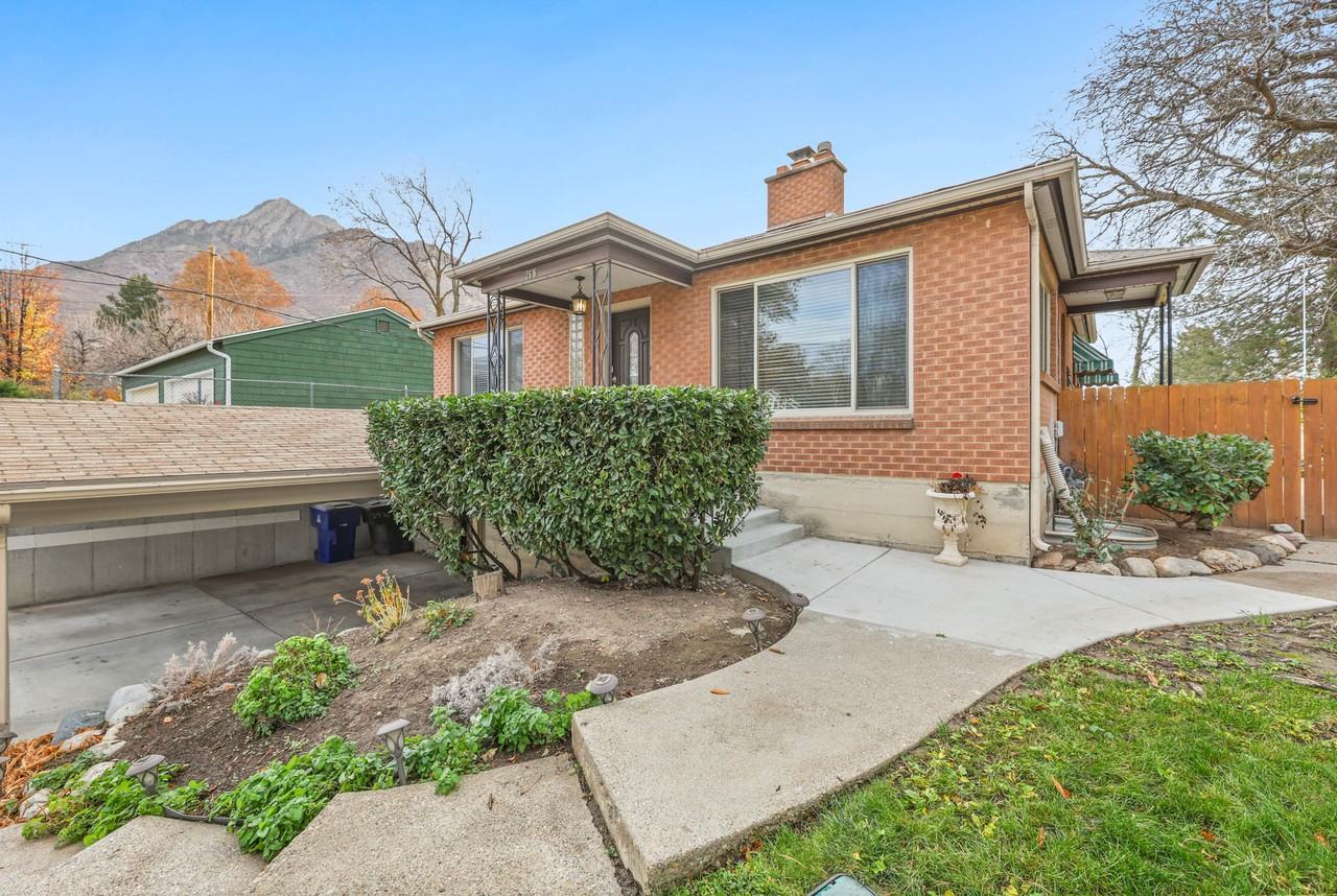 2576 East Wren Road #1