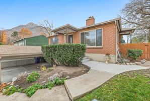 featured image of 2576 East Wren Road #1