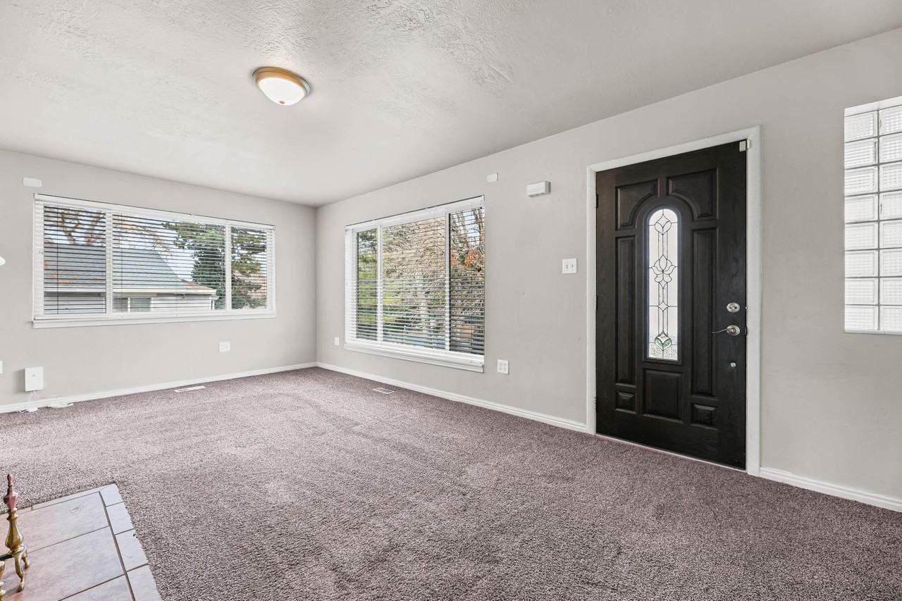 2576 East Wren Road #1 - Photo 3 of 26