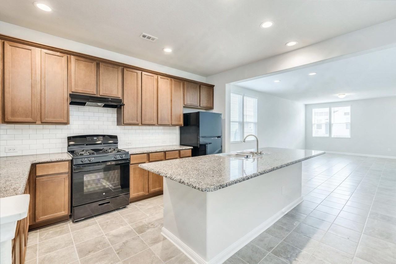 1628 Arbor Knot Drive - Photo 7 of 16