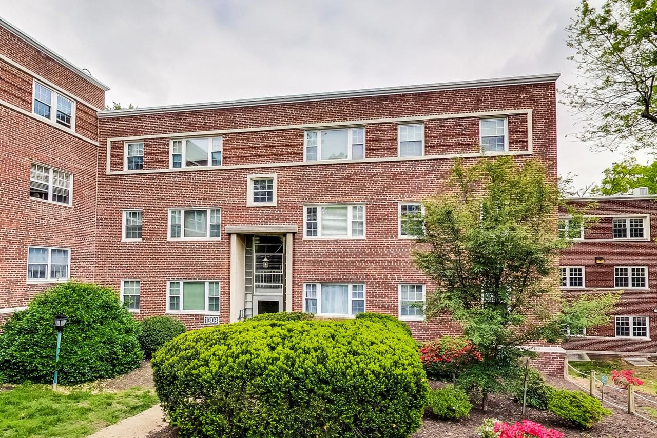 1303 North Ode Street #1