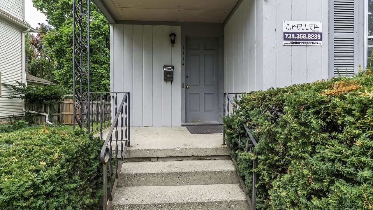 1114 S Forest Ave #1 - Photo 2 of 50