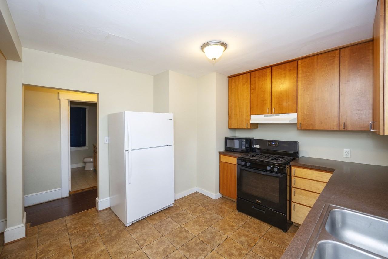 201 Koch Ave #1 - Photo 4 of 34