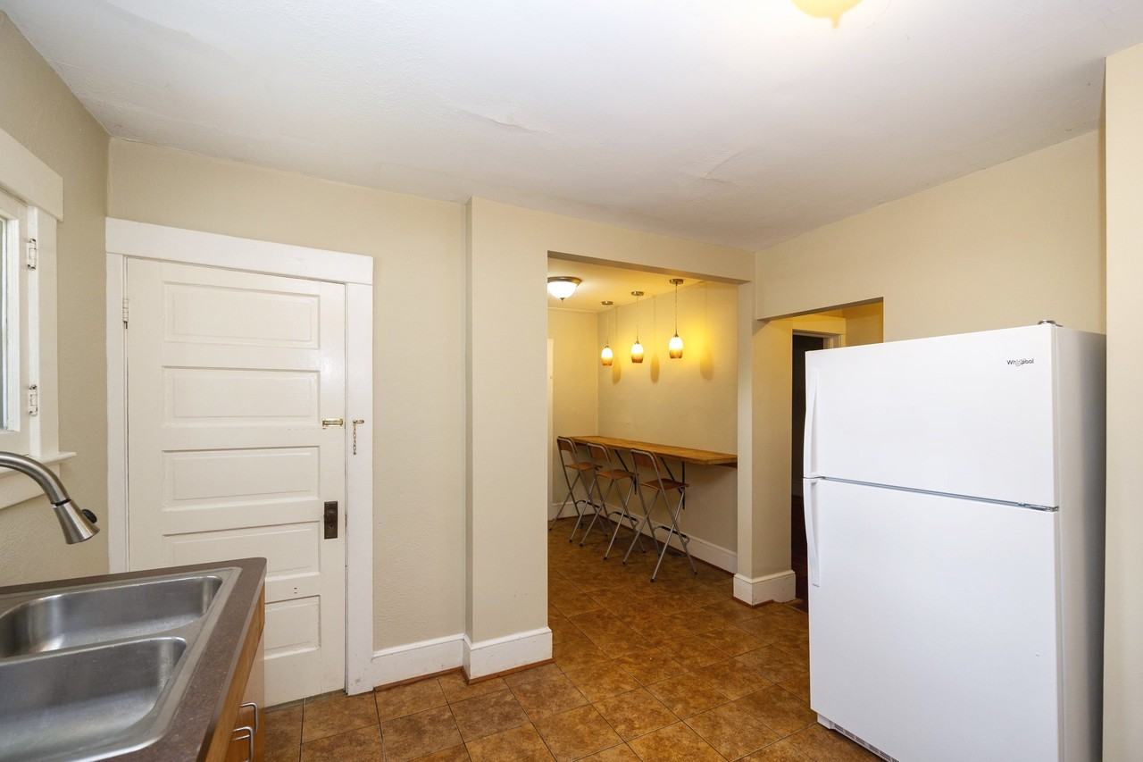 201 Koch Ave #1 - Photo 5 of 34