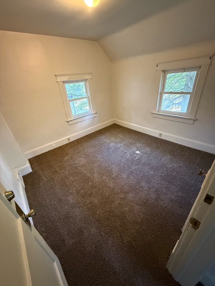 503 Spicer St #1 - Photo 6 of 9