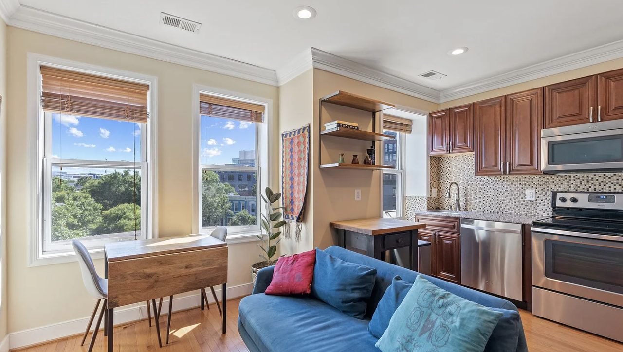 539 Florida Avenue Northwest #1 - Photo 3 of 18