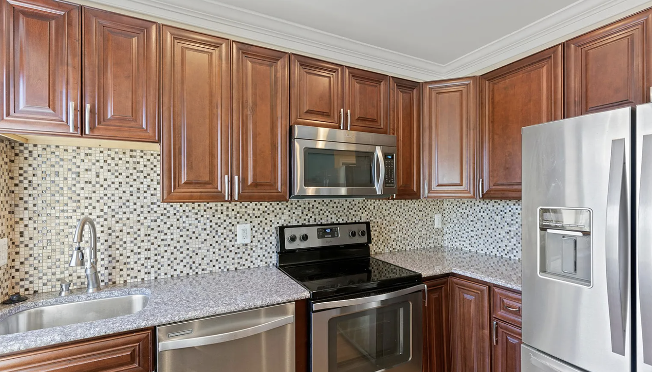 539 Florida Avenue Northwest #1 - Photo 5 of 18