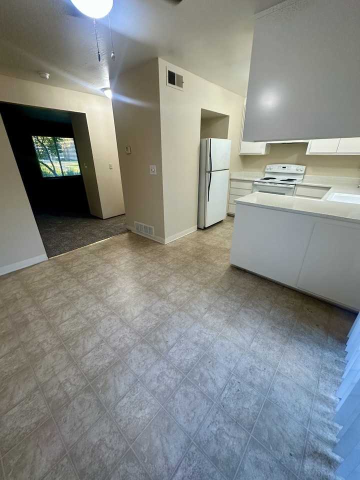 3540 Northwood Dr #E - Photo 2 of 27