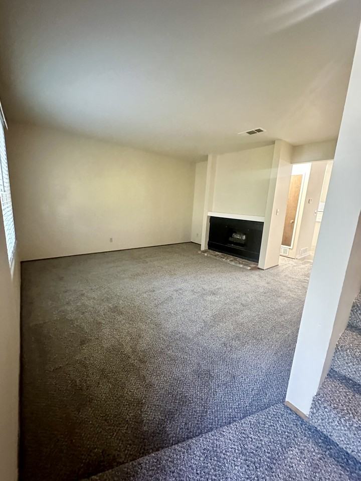 3540 Northwood Dr #E - Photo 4 of 27