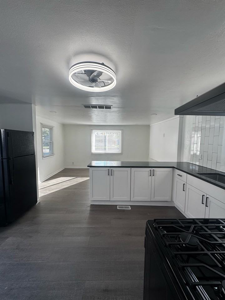 526 Pershing Avenue #1 - Photo 2 of 7