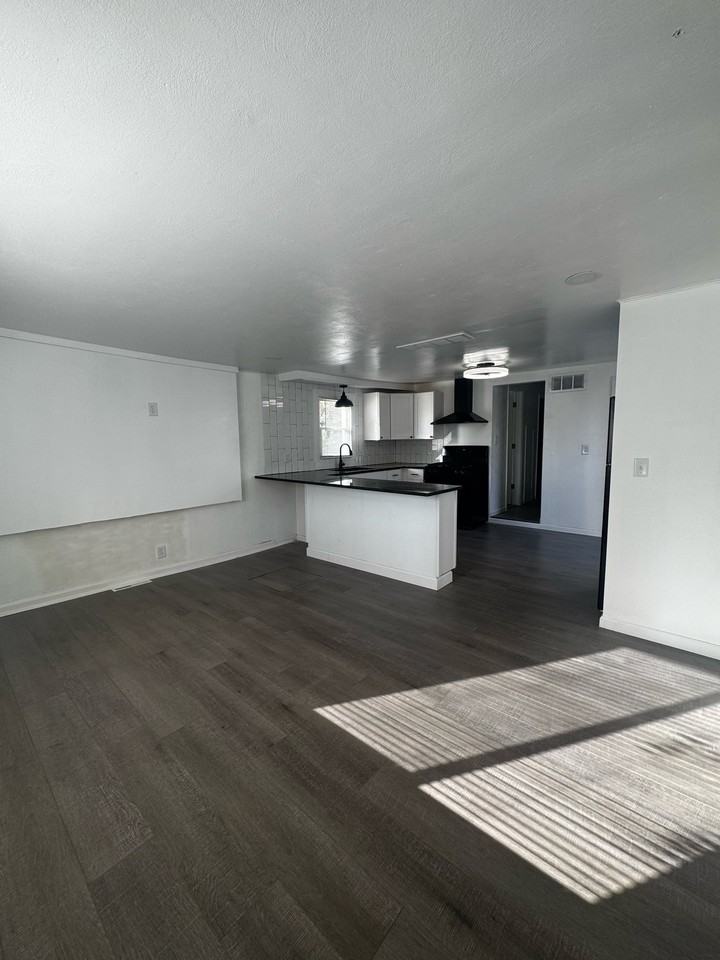 526 Pershing Avenue #1 - Photo 3 of 7