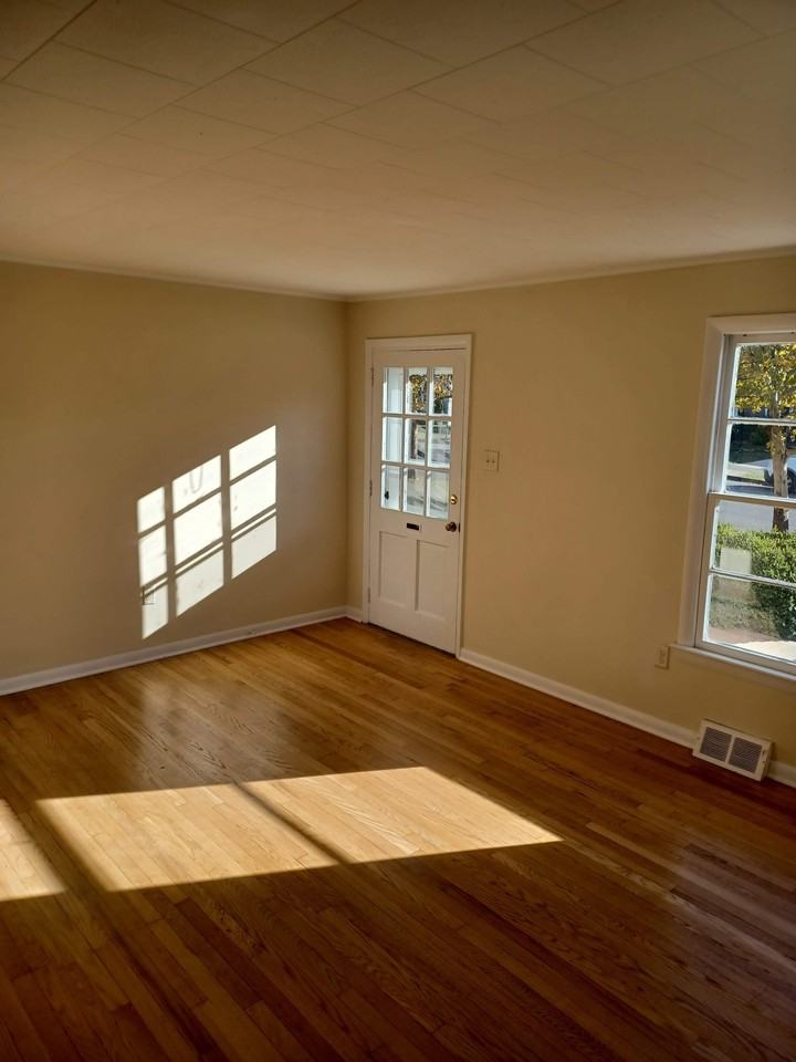 202 E Whitlock Ave #1 - Photo 2 of 13