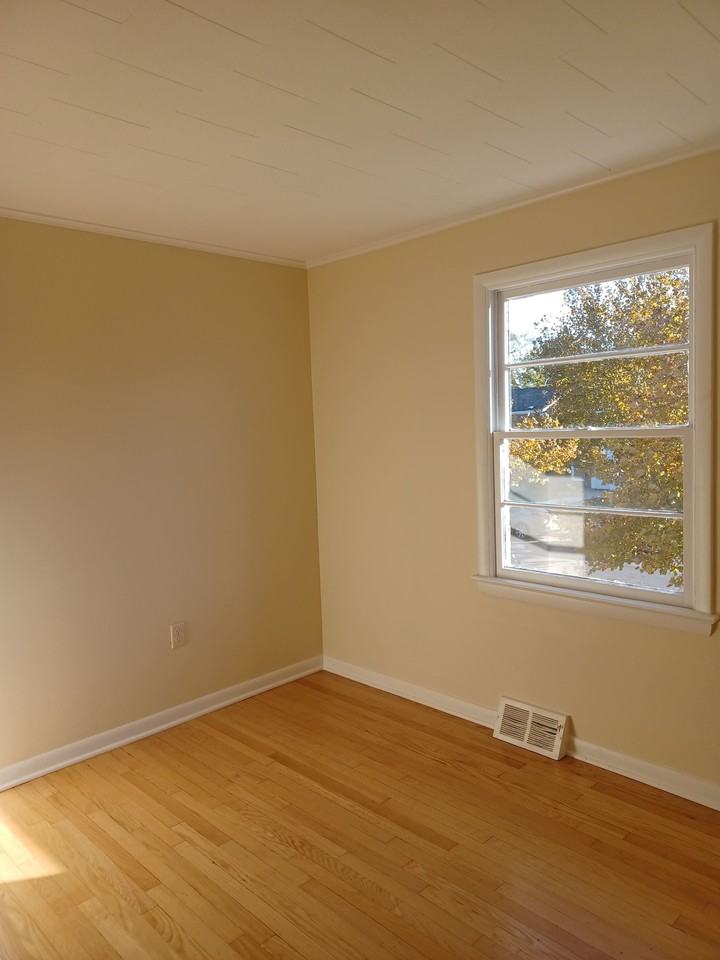 202 E Whitlock Ave #1 - Photo 6 of 13