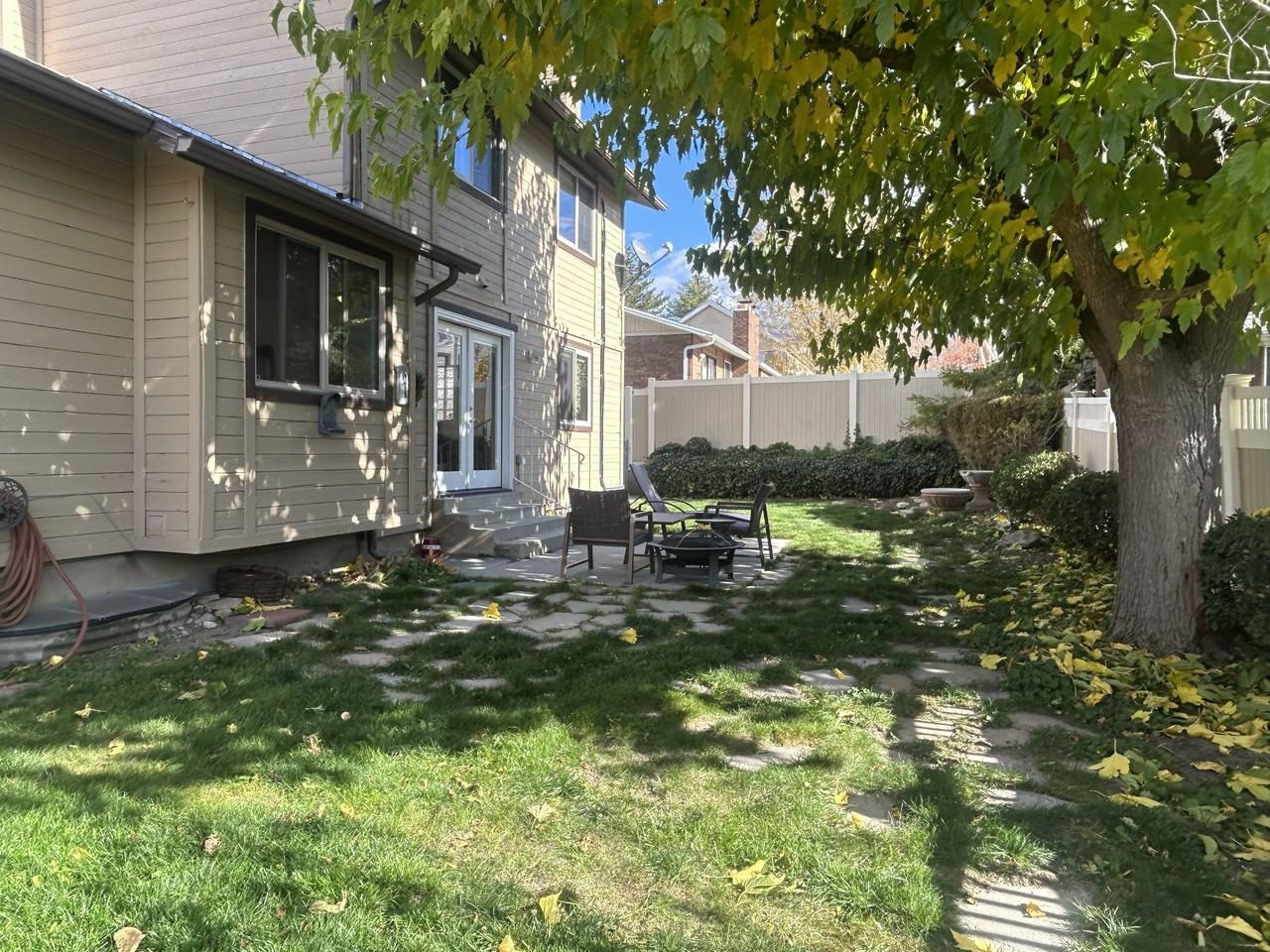 1094 East Gravel Hills Drive #1 - Photo 3 of 50