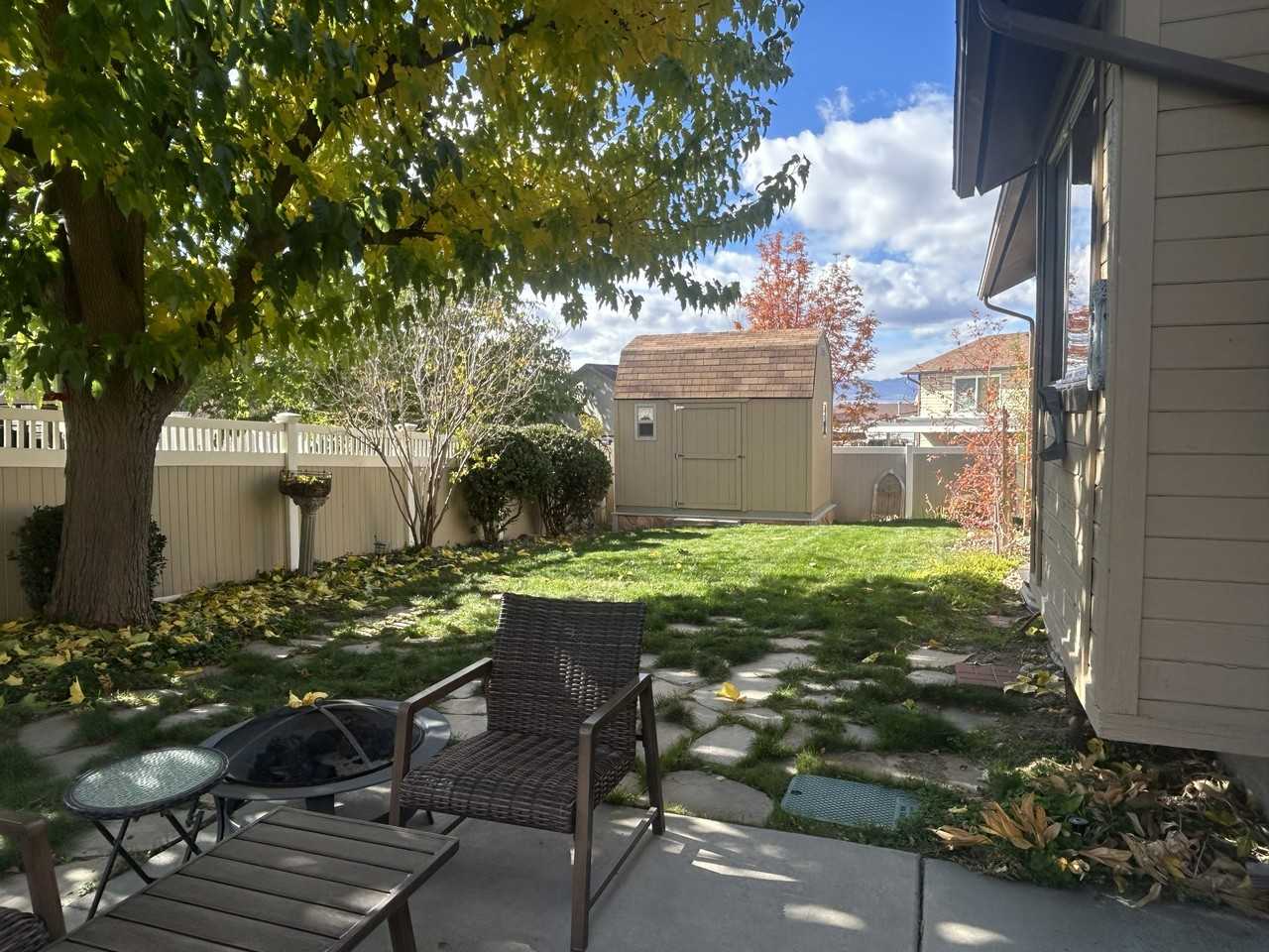 1094 East Gravel Hills Drive #1 - Photo 4 of 50