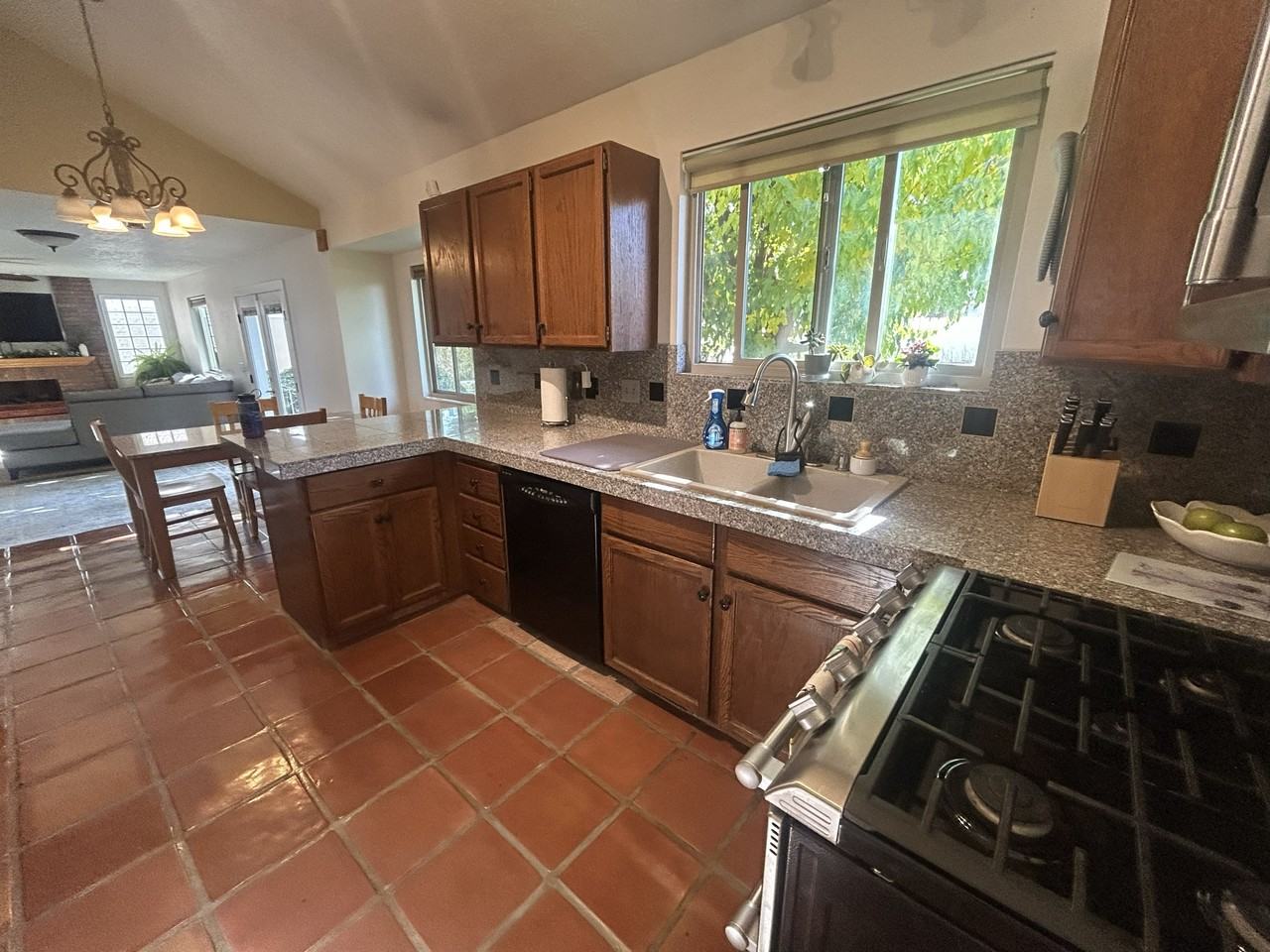 1094 East Gravel Hills Drive #1 - Photo 6 of 50