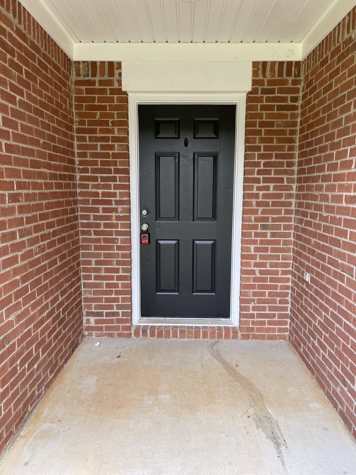 100 Brook Glenn Drive #1 - Photo 3 of 26